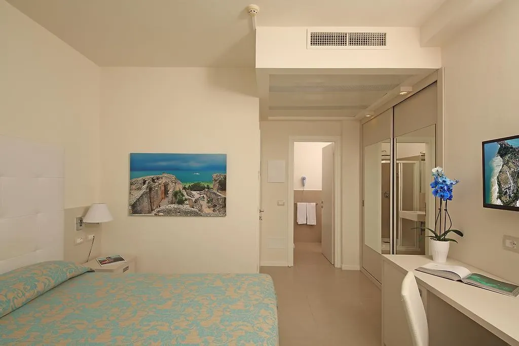 Hotel Holiday Sirmione 3*,