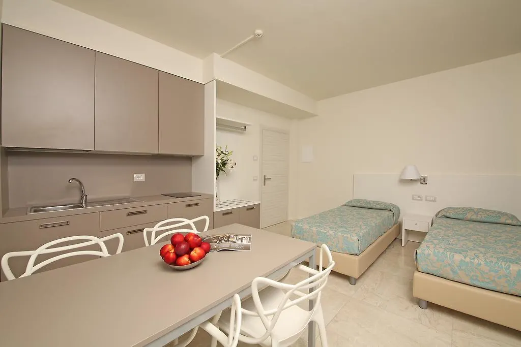 Hotel Holiday Sirmione Italia